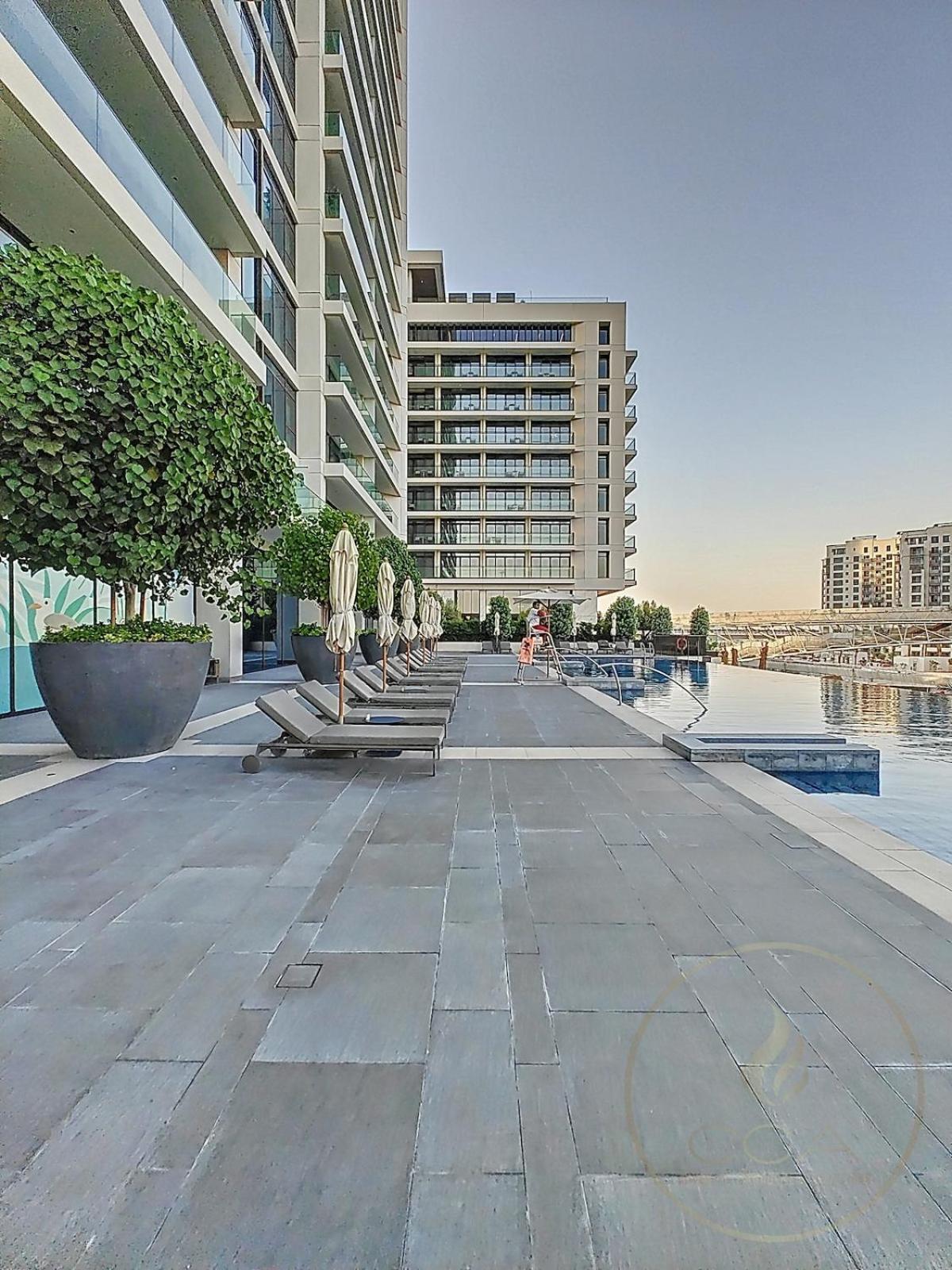 Apartment Palace Residences Creek View